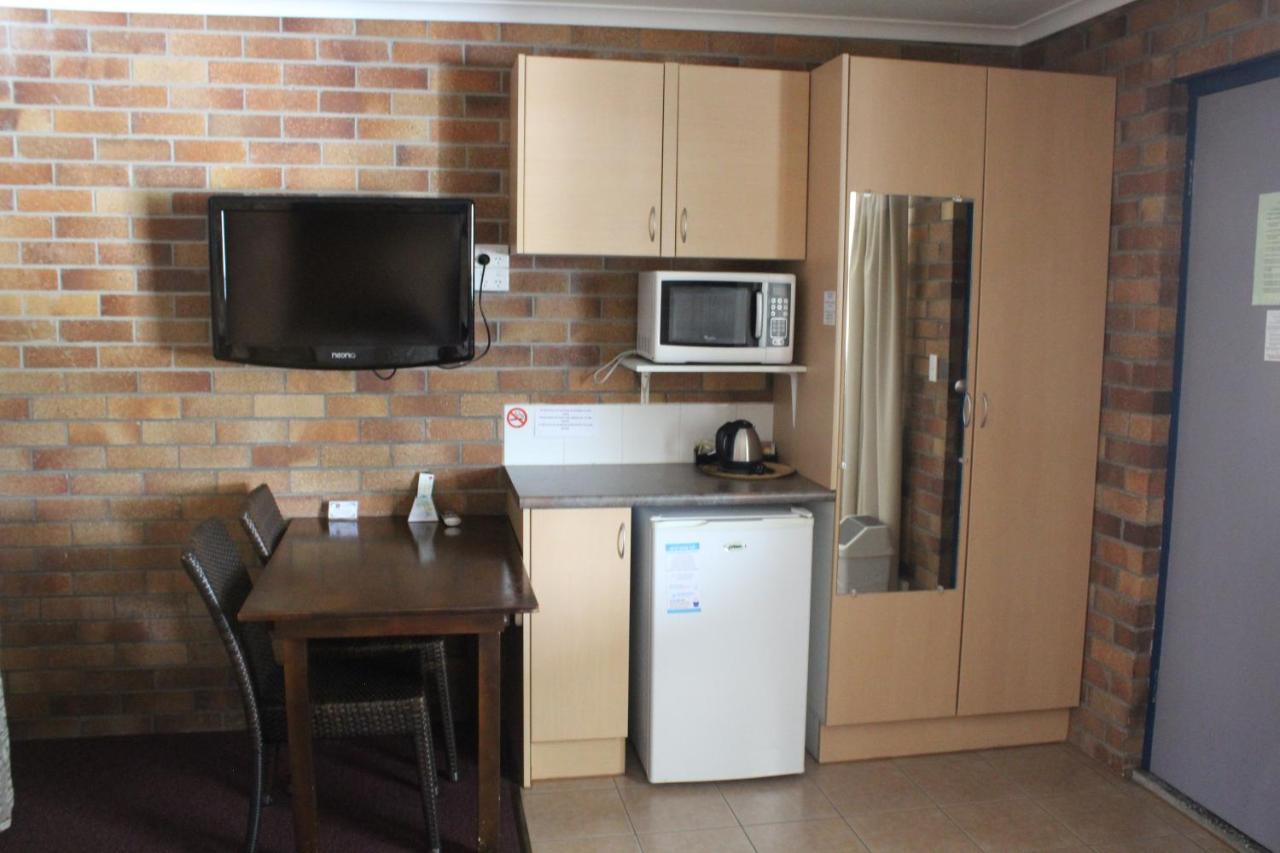 Tally Ho Motor Inn Тентърфилд Екстериор снимка