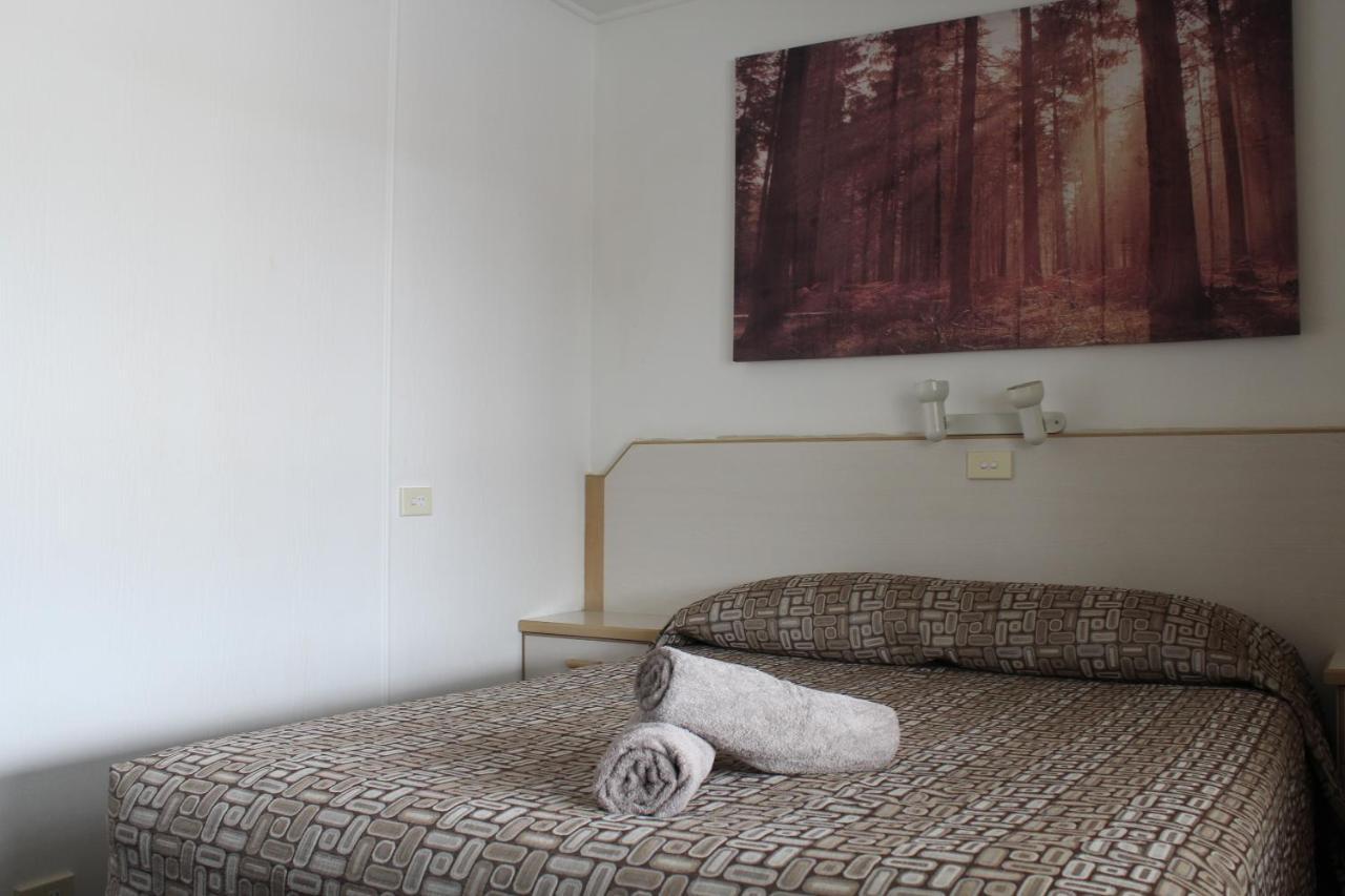 Tally Ho Motor Inn Тентърфилд Екстериор снимка