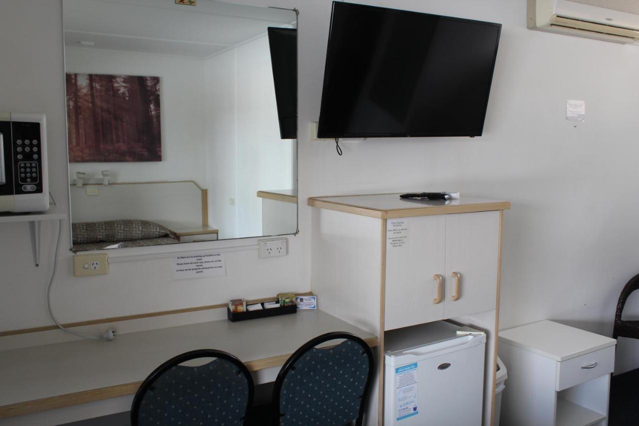 Tally Ho Motor Inn Тентърфилд Екстериор снимка