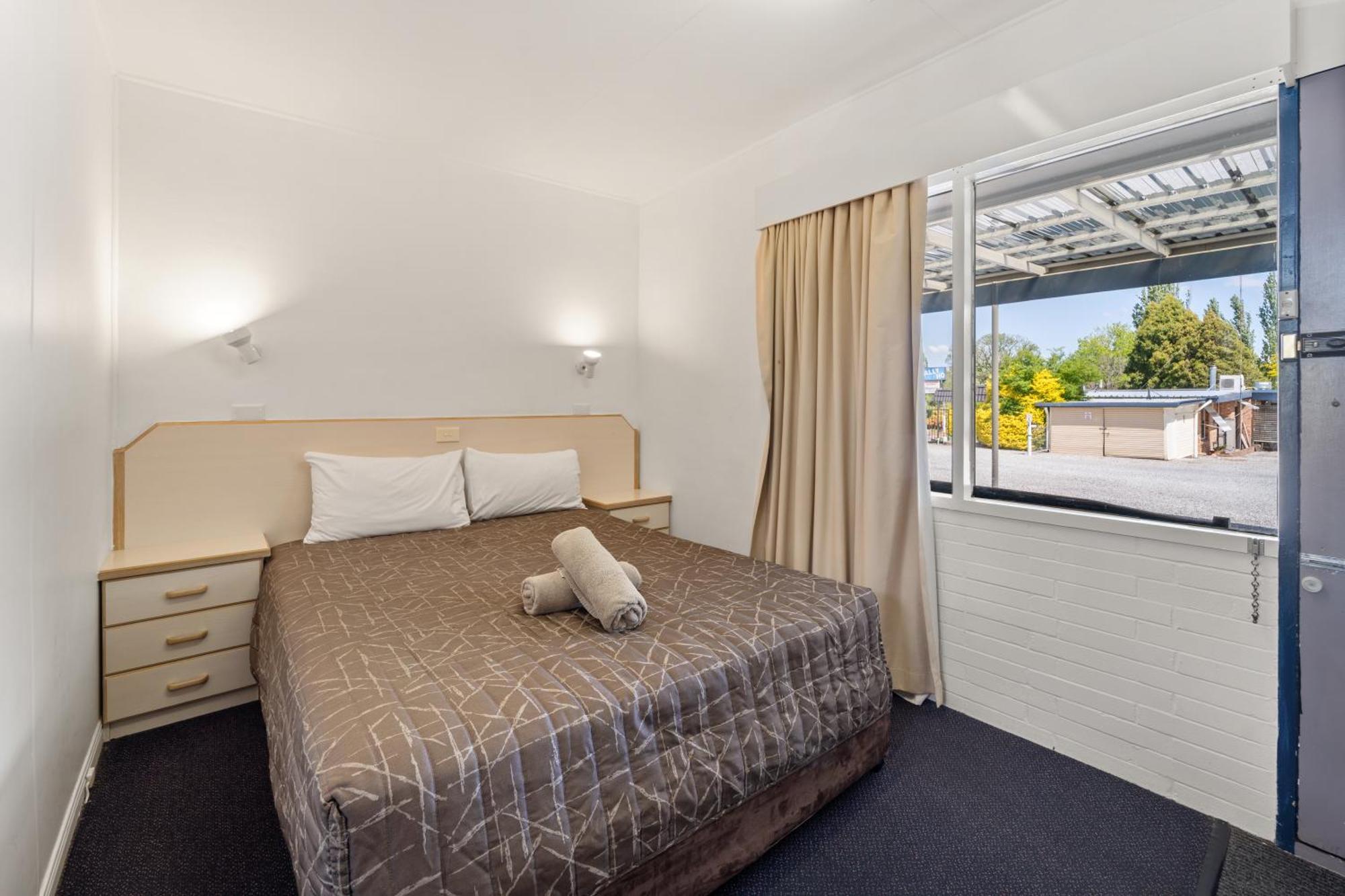Tally Ho Motor Inn Тентърфилд Екстериор снимка