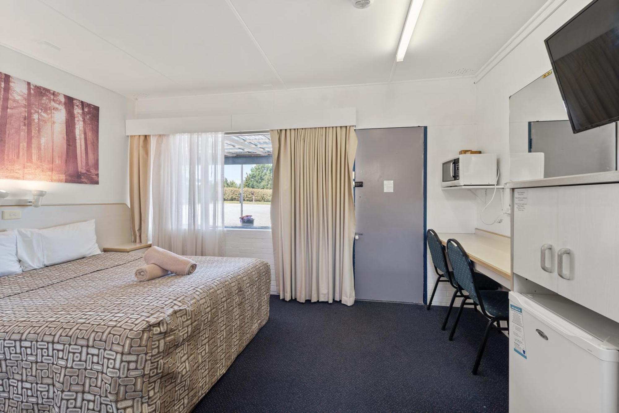 Tally Ho Motor Inn Тентърфилд Екстериор снимка