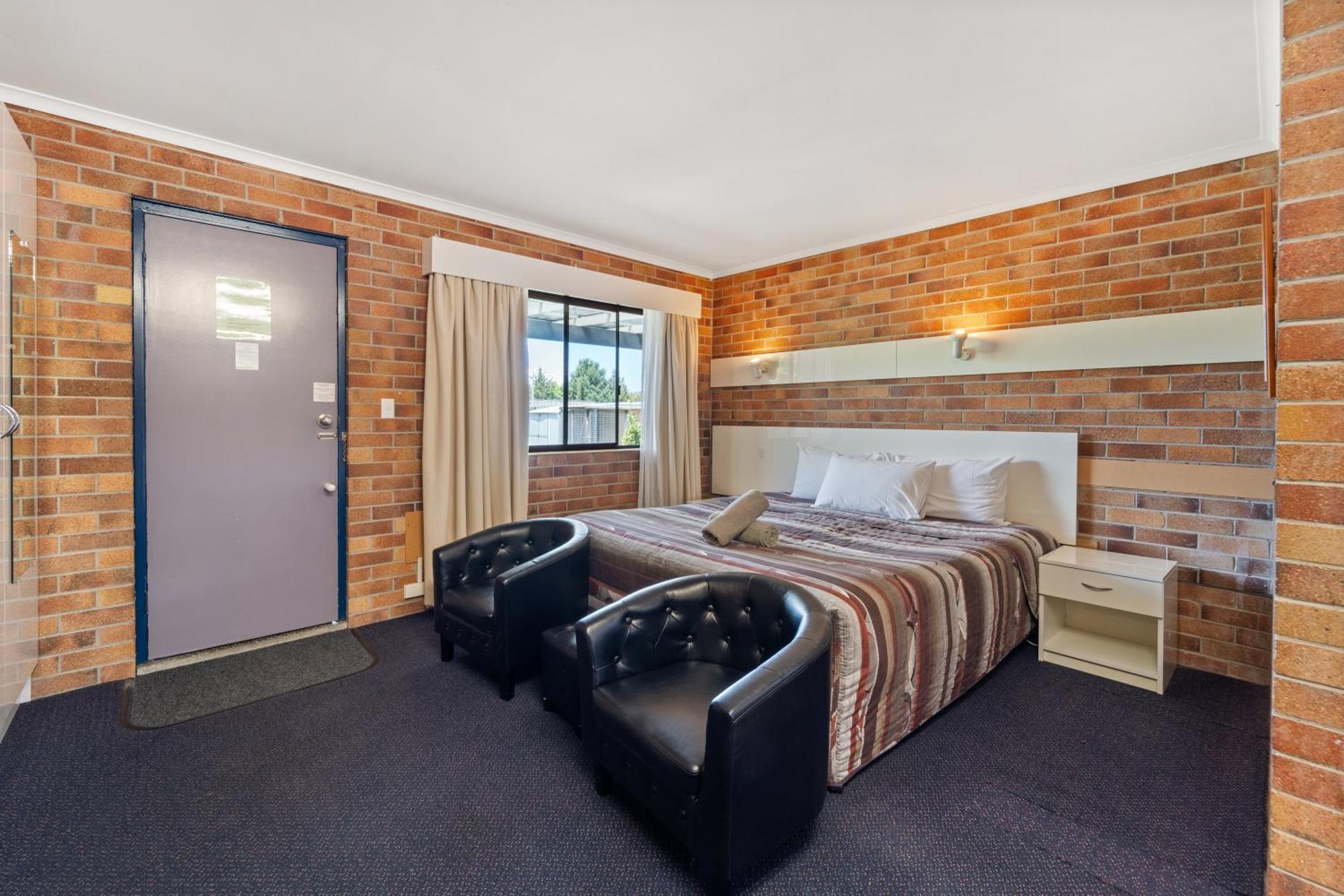 Tally Ho Motor Inn Тентърфилд Екстериор снимка