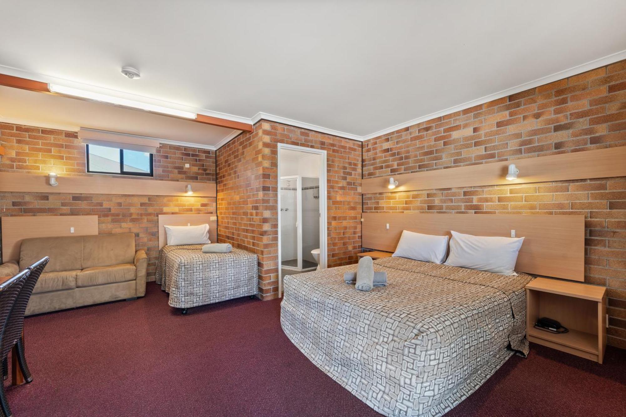 Tally Ho Motor Inn Тентърфилд Екстериор снимка