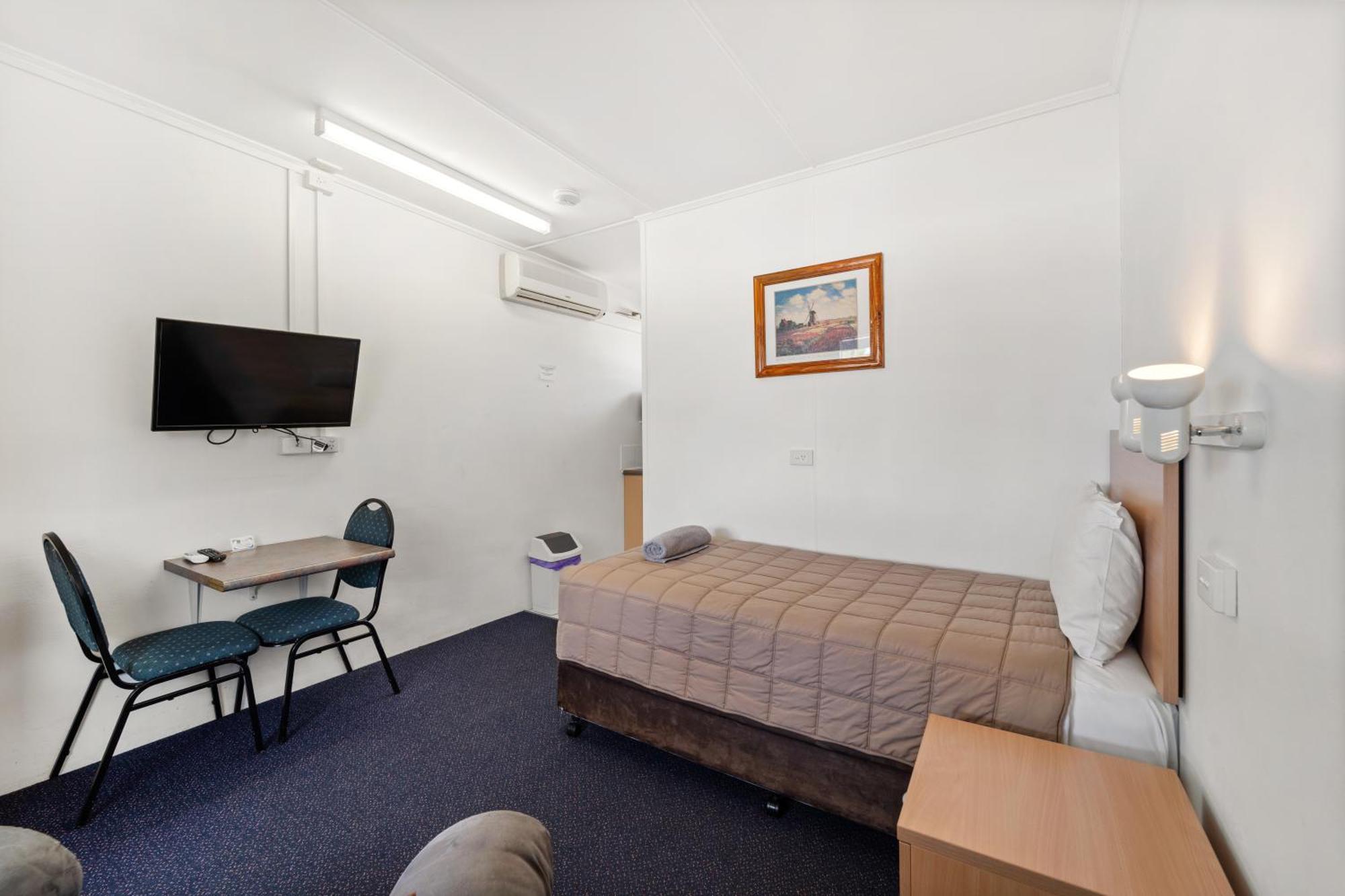 Tally Ho Motor Inn Тентърфилд Екстериор снимка