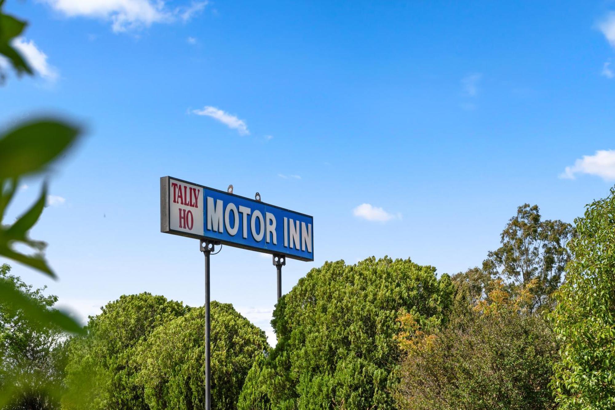 Tally Ho Motor Inn Тентърфилд Екстериор снимка