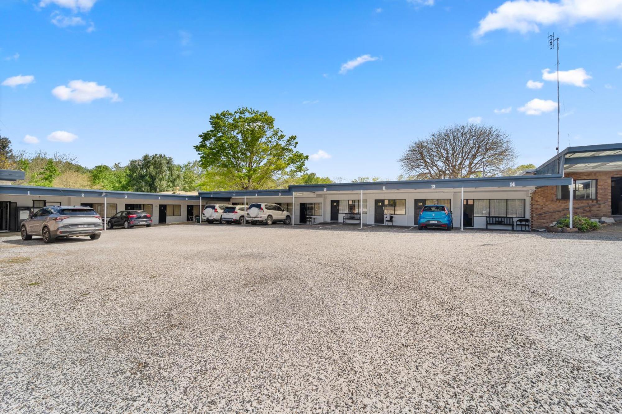 Tally Ho Motor Inn Тентърфилд Екстериор снимка