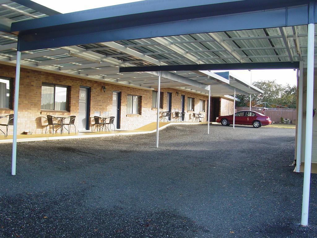 Tally Ho Motor Inn Тентърфилд Екстериор снимка
